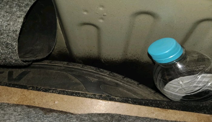 2012 Honda Brio V MT, Petrol, Manual, 8,621 km, tyre