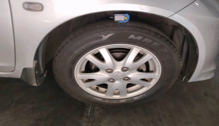 2012 Honda Brio V MT, Petrol, Manual, 8,621 km, tyre