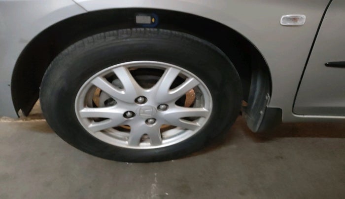 2012 Honda Brio V MT, Petrol, Manual, 8,621 km, tyre