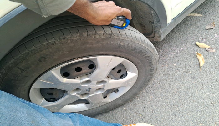 2023 Mahindra XUV300 W6 1.5 Diesel, Diesel, Manual, 83,376 km, tyre