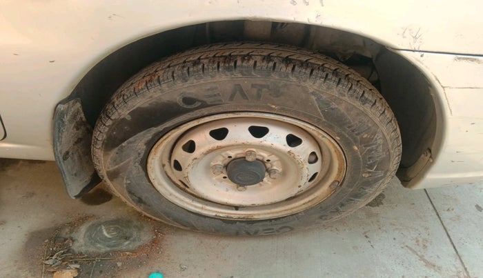 2013 Tata Indica V2 LS DIESEL, Diesel, Manual, 43,456 km, tyre