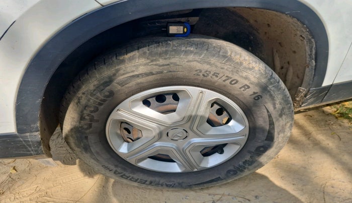 2020 Tata Harrier XE 2.0L KRYOTEC, Diesel, Manual, 43,016 km, tyre