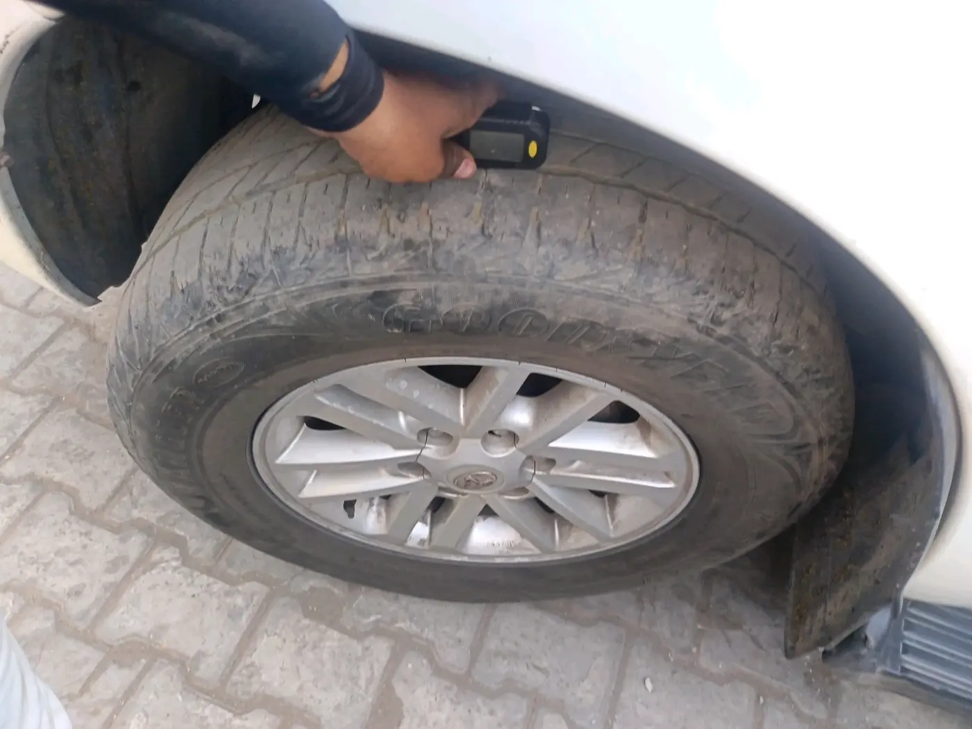 2014 Toyota Fortuner 3.0 4X4 MT, Diesel, Manual, 2,14,011 km, tyre