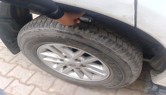 2014 Toyota Fortuner 3.0 4X4 MT, Diesel, Manual, 2,14,011 km, tyre