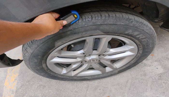 2020 Renault TRIBER RXZ AMT, Petrol, Automatic, 40,508 km, tyre