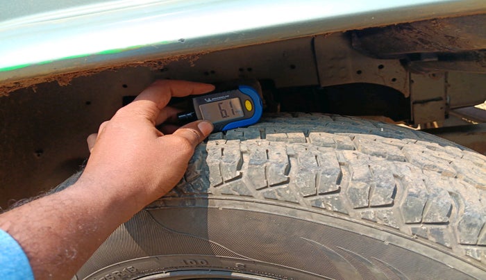 2014 Mahindra Bolero SLX BS-III, Diesel, Manual, 1,18,000 km, tyre