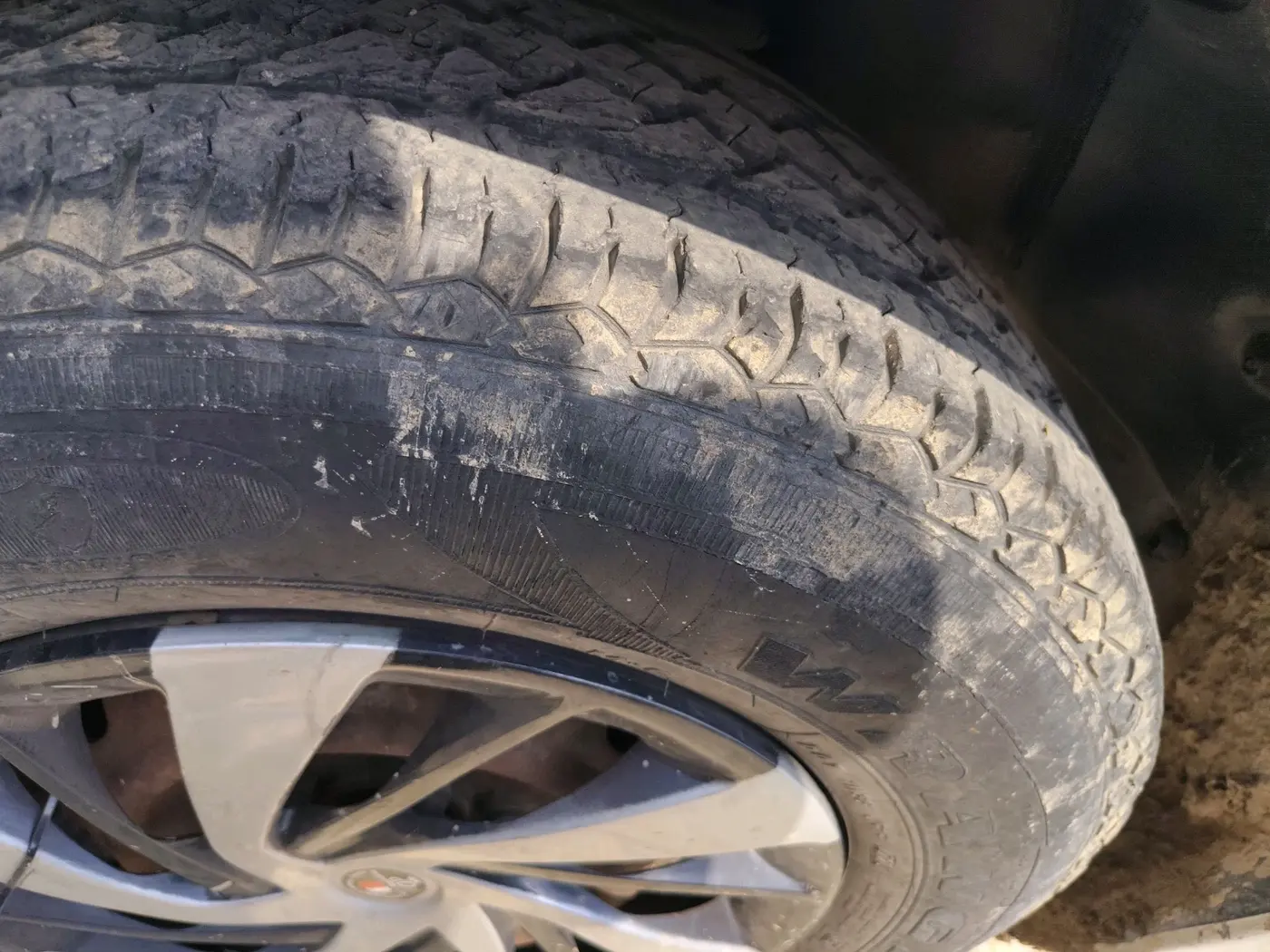2017 Mahindra TUV300 T4, Diesel, Manual, 95,529 km, tyre