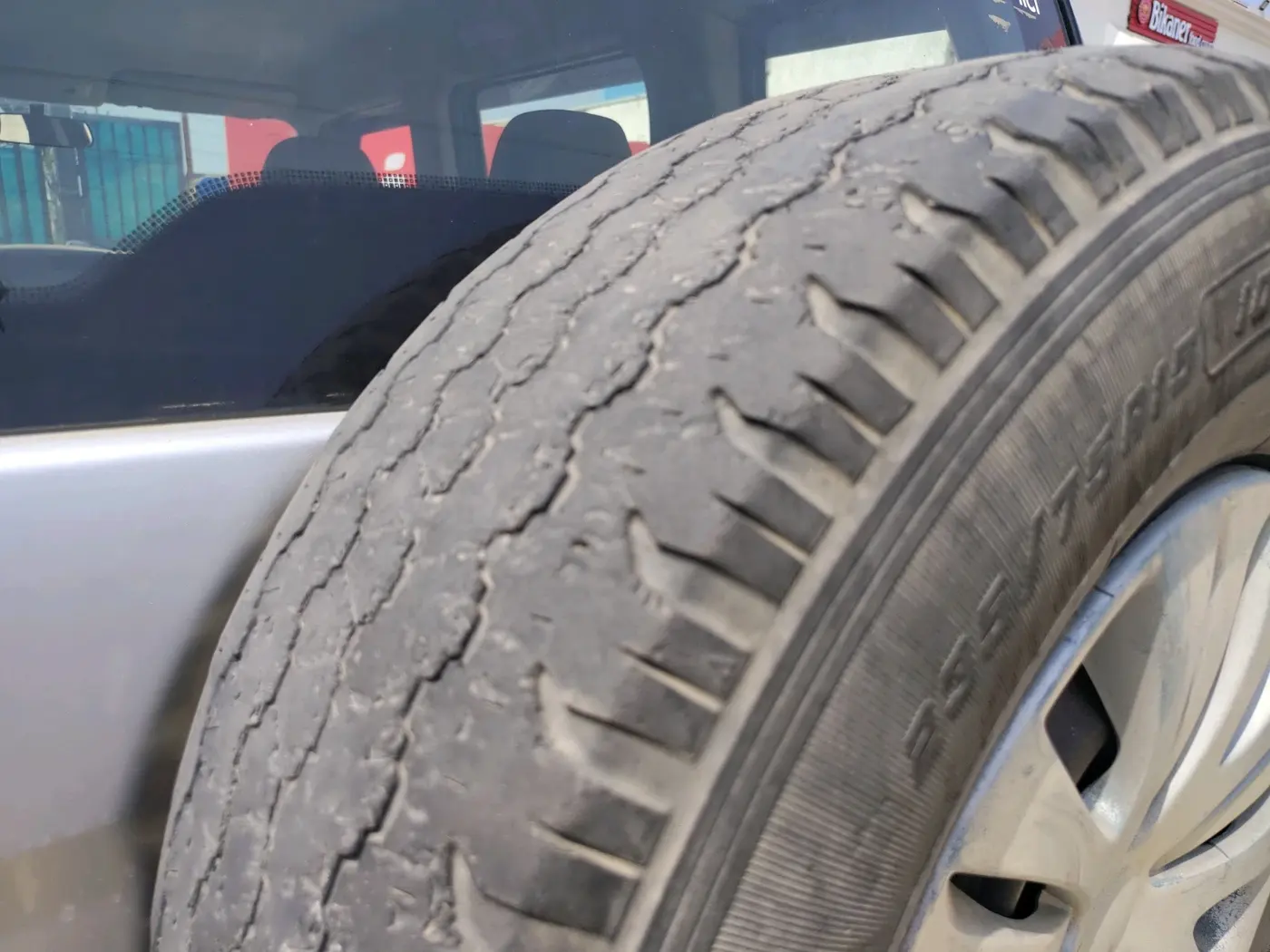 2017 Mahindra TUV300 T4, Diesel, Manual, 95,529 km, tyre
