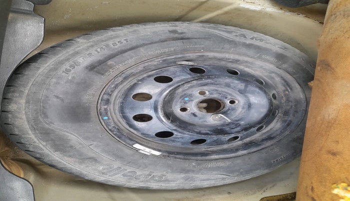 2012 Maruti Swift Dzire VDI, Diesel, Manual, 1,29,118 km, tyre