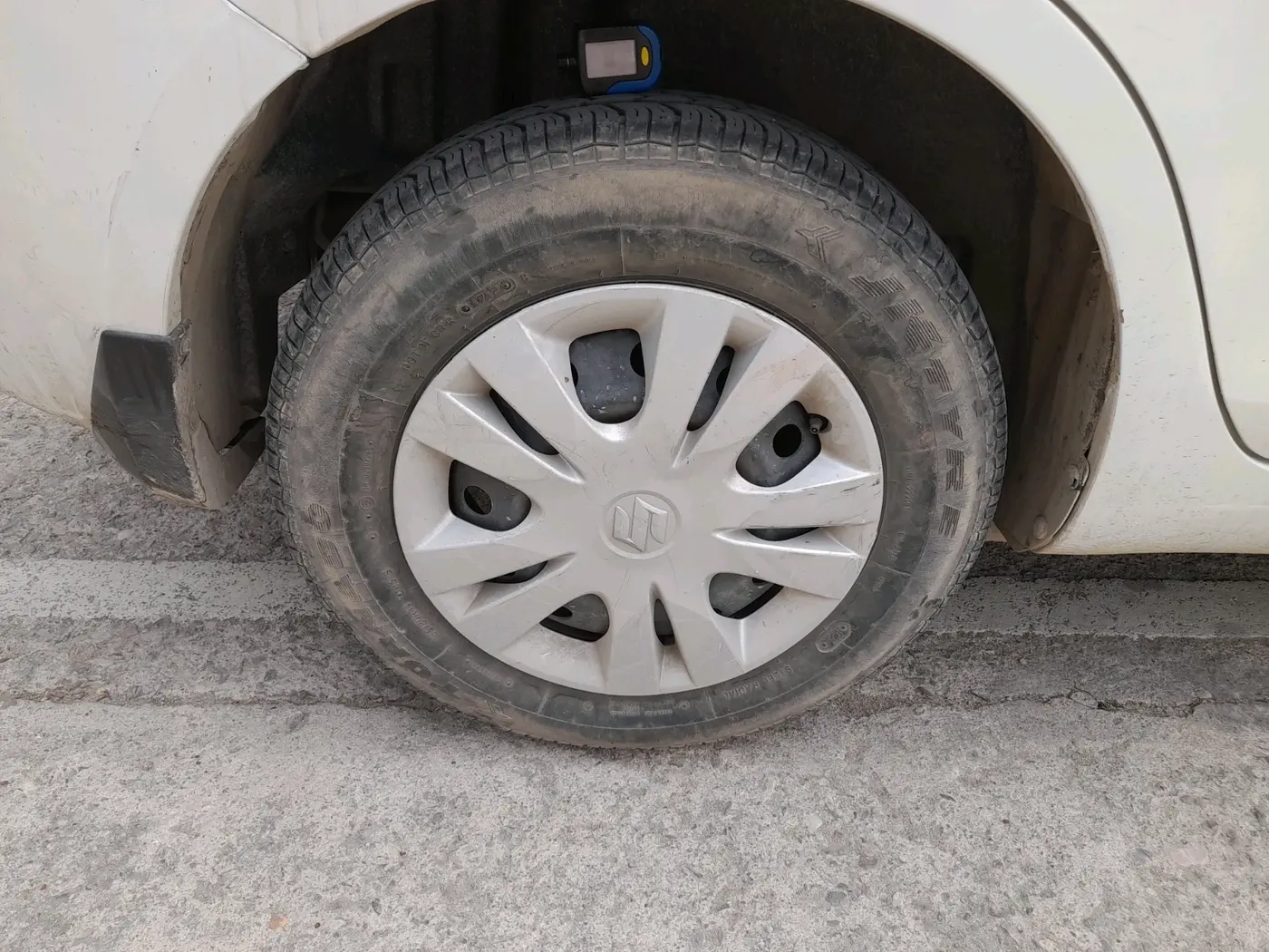 2012 Maruti Swift Dzire VDI, Diesel, Manual, 1,29,118 km, tyre