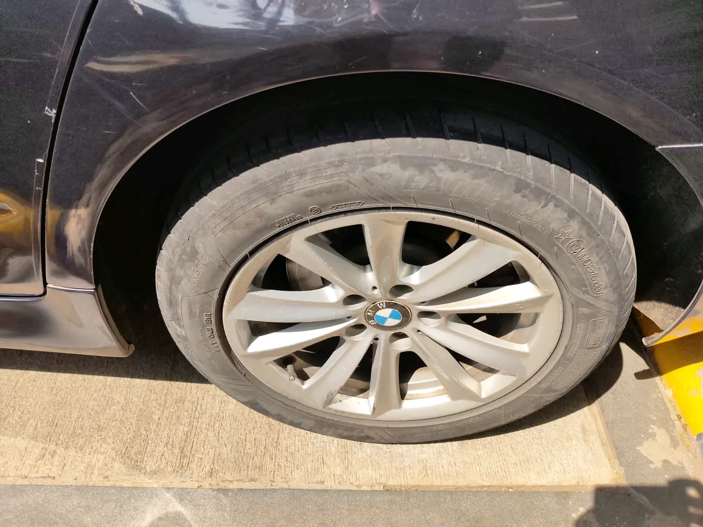 2011 BMW 5 Series 520D 2.0, Diesel, Automatic, 1,29,128 km, tyre