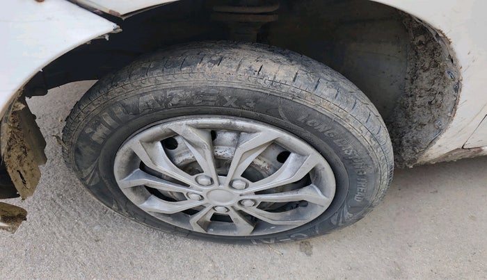 2011 Maruti Wagon R 1.0 LXI, CNG, Manual, 1,01,677 km, tyre