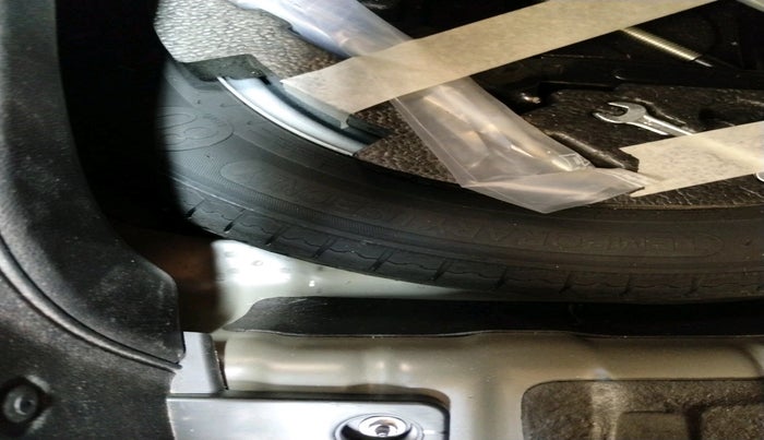 2025 Mahindra XUV 3XO AX5 1.2 L TCMPFI AT, Petrol, Automatic, 5,035 km, tyre