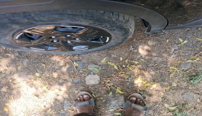 2024 Hyundai VENUE S(O) 1.2, Petrol, Manual, 33,614 km, tyre