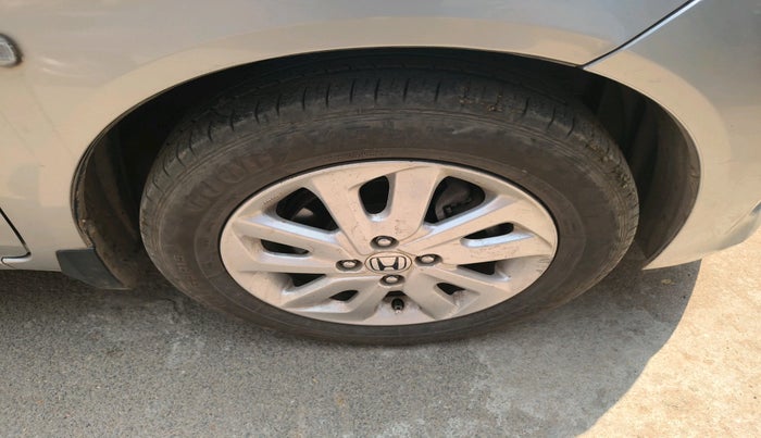 2014 Honda Mobilio 1.5L I-VTEC V, Petrol, Manual, 1,10,089 km, tyre