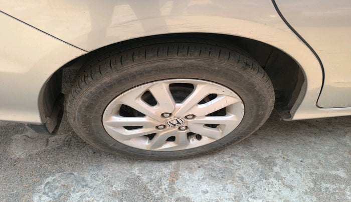 2014 Honda Mobilio 1.5L I-VTEC V, Petrol, Manual, 1,10,089 km, tyre