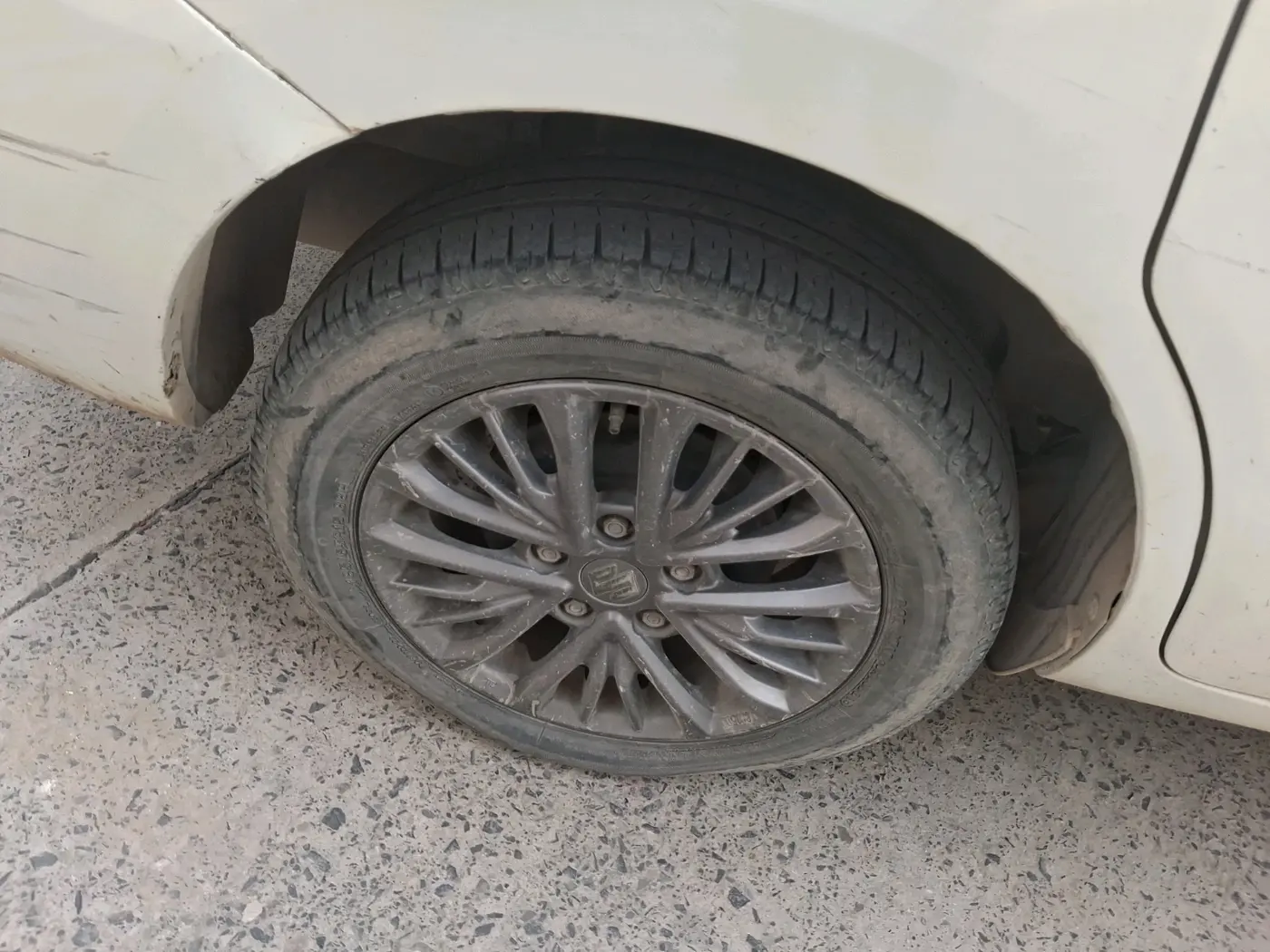 2021 Maruti Ertiga VXI SHVS, Petrol, Manual, 48,905 km, tyre
