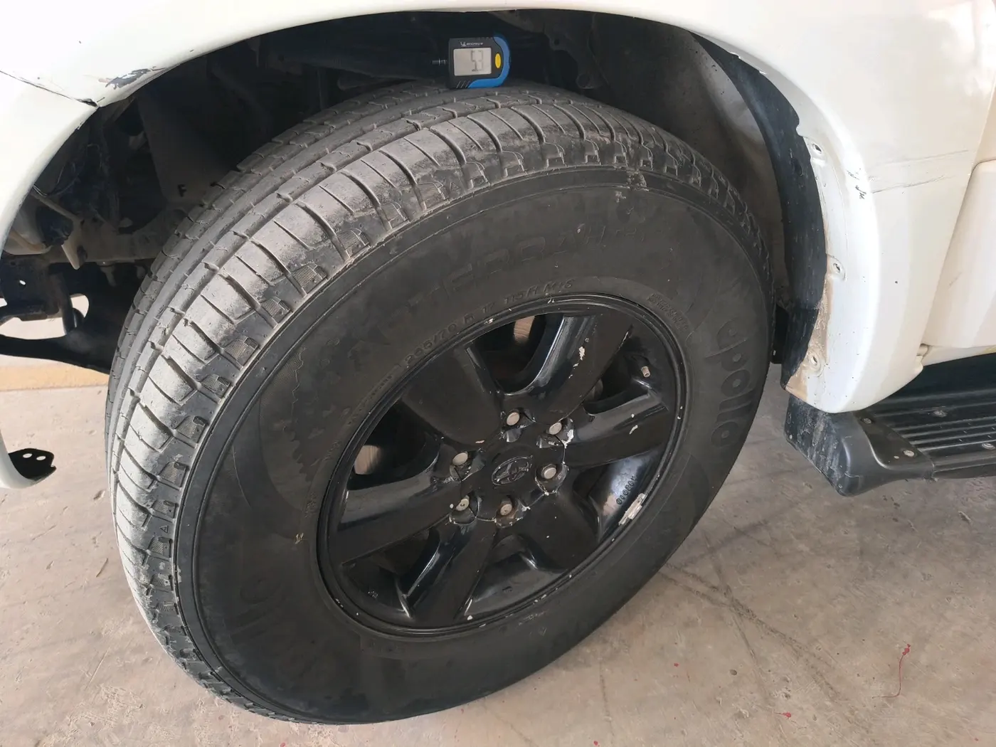 2010 Toyota Fortuner 3.0 4X4 MT, Diesel, Manual, 1,73,469 km, tyre