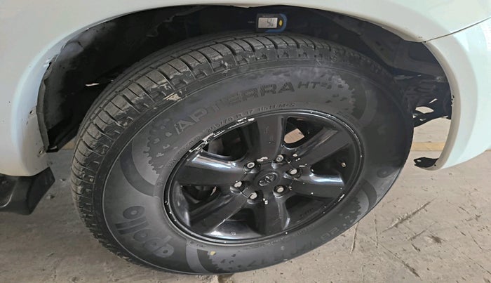 2010 Toyota Fortuner 3.0 4X4 MT, Diesel, Manual, 1,73,469 km, tyre