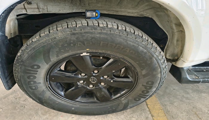 2010 Toyota Fortuner 3.0 4X4 MT, Diesel, Manual, 1,73,469 km, tyre