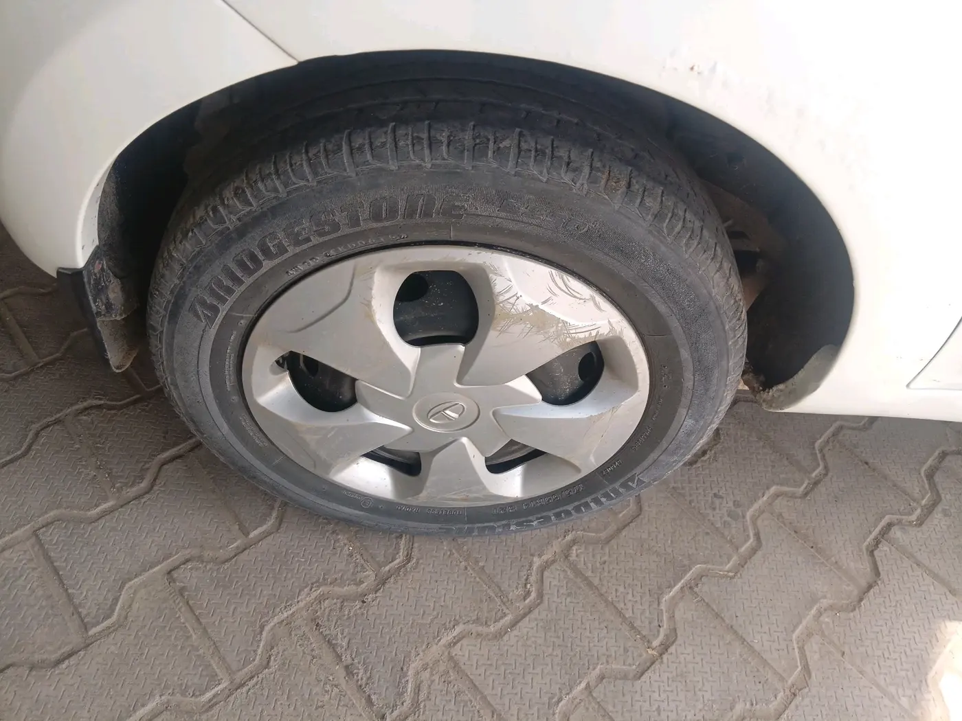 2016 Tata Bolt XE QUADRAJET, Diesel, Manual, 48,422 km, tyre