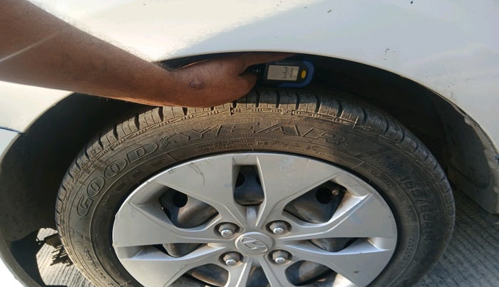 2015 Hyundai Xcent S 1.1 CRDI, Diesel, Manual, 1,16,661 km, tyre