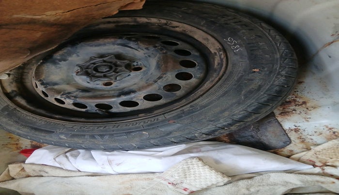 2015 Hyundai Xcent S 1.1 CRDI, Diesel, Manual, 1,16,661 km, tyre