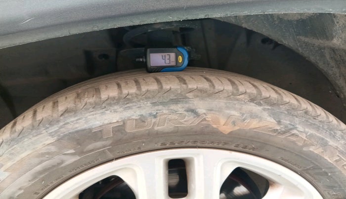 2017 Jeep Compass LIMITED 2.0 DIESEL 4X4, Diesel, Manual, 1,50,953 km, tyre