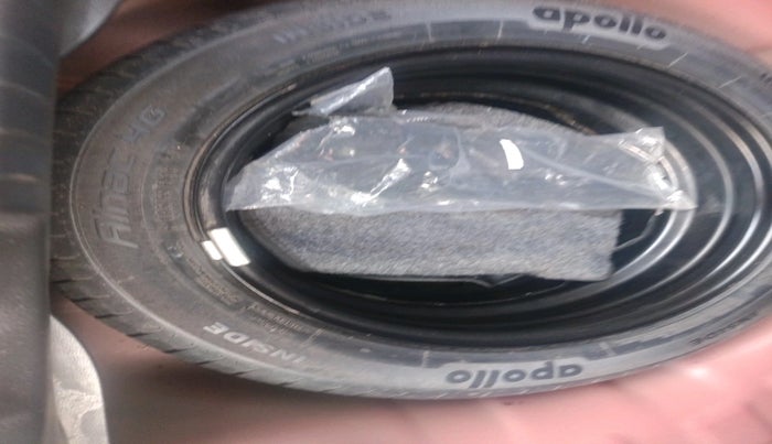 2015 Hyundai Elite i20 ASTA 1.2 (O), Petrol, Manual, 28,457 km, tyre