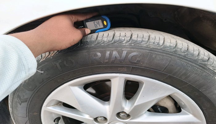 2023 Toyota Innova Crysta 2.4 GX 7STR, Diesel, Manual, 96,811 km, tyre