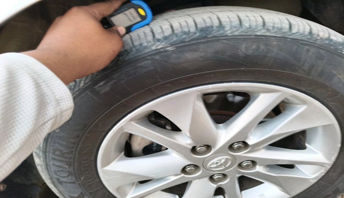 2023 Toyota Innova Crysta 2.4 GX 7STR, Diesel, Manual, 96,811 km, tyre