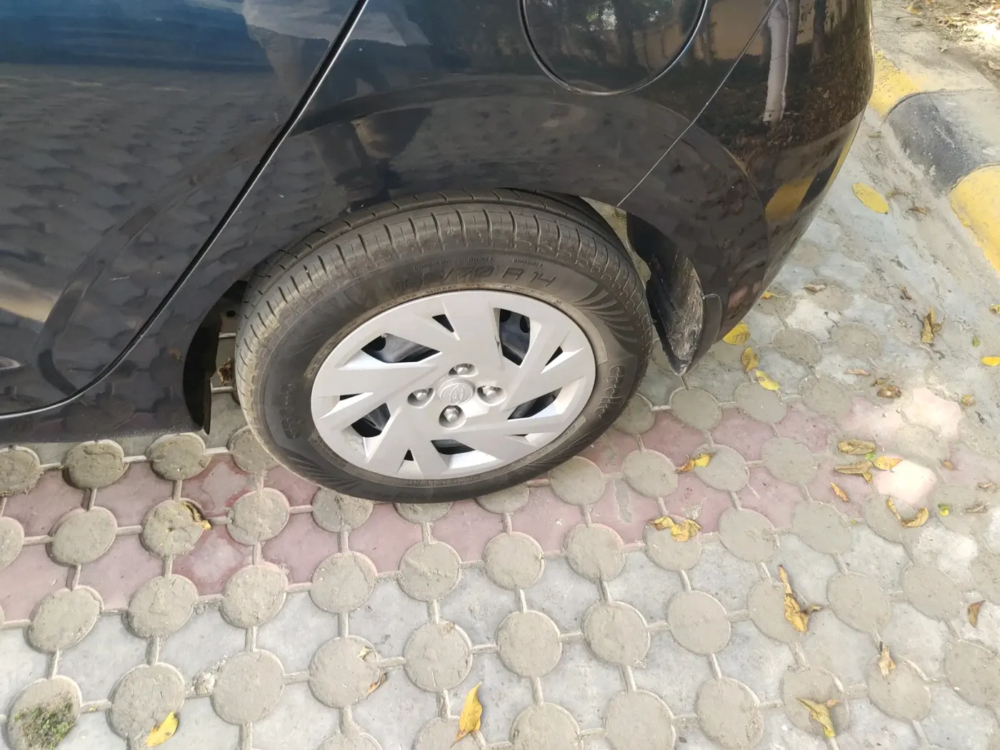 2023 Hyundai GRAND I10 NIOS MAGNA 1.2 KAPPA VTVT, Petrol, Manual, 28,650 km, tyre