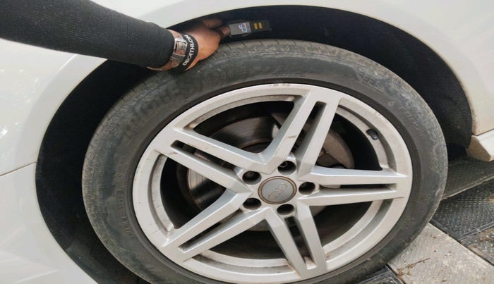 2017 Audi A6 35TDI MATRIX, Diesel, Automatic, 1,04,043 km, tyre