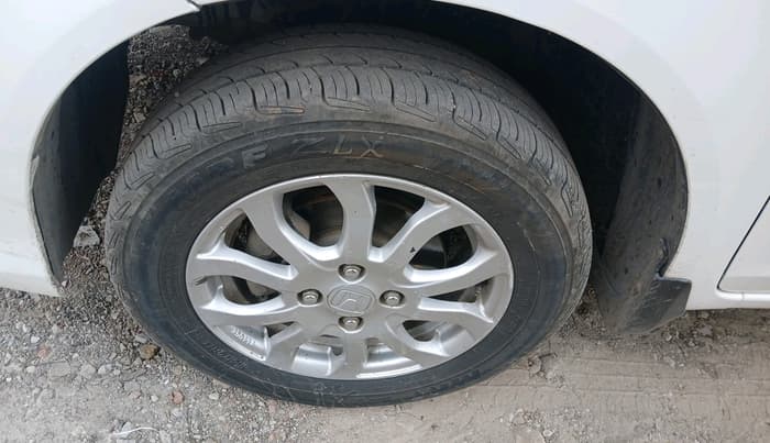 2016 Honda Amaze 1.2L I-VTEC VX, Petrol, Manual, 72,727 km, tyre