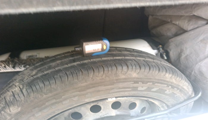 2024 Maruti New Wagon-R VXI CNG 1.0, CNG, Manual, 16,567 km, tyre