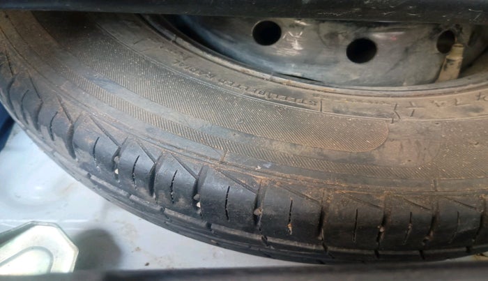 2021 Maruti Alto LXI CNG, CNG, Manual, 79,177 km, tyre