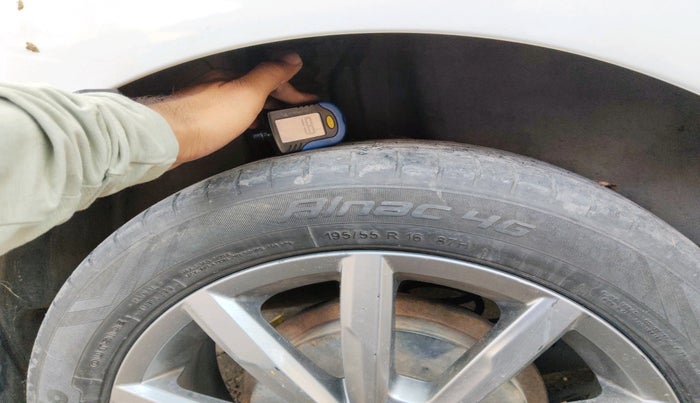 2019 Volkswagen Vento HIGHLINE PLUS 1.2 AT 16 ALLOY, Petrol, Automatic, 89,419 km, tyre