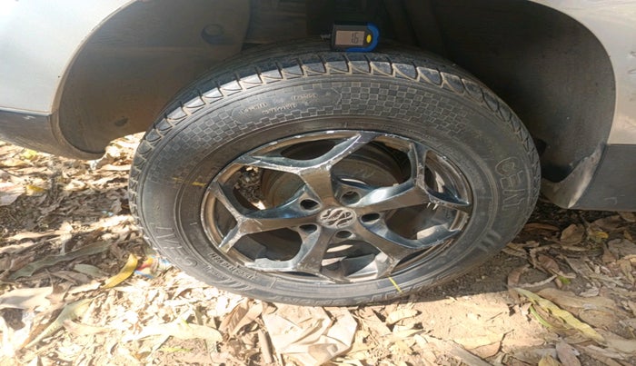 2013 Renault Duster RXL PETROL, Petrol, Manual, 5,822 km, tyre