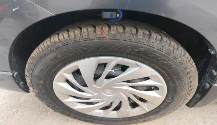 2017 Maruti Ertiga VXI, Petrol, Manual, 56,481 km, tyre