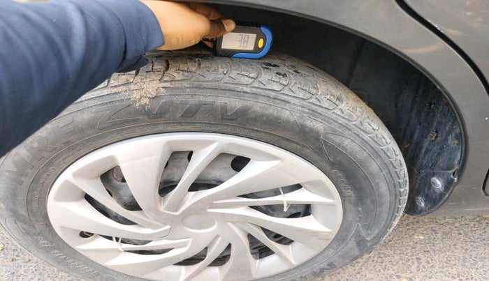 2017 Maruti Ertiga VXI, Petrol, Manual, 56,481 km, tyre