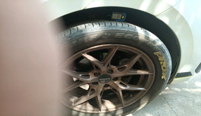 2023 Volkswagen VIRTUS COMFORTLINE TSI 1.0 MT, Petrol, Manual, 11,088 km, tyre