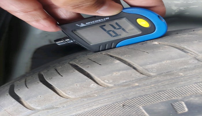 2019 KIA SELTOS HTX PLUS AT1.5 DIESEL, Diesel, Automatic, 1,21,811 km, tyre