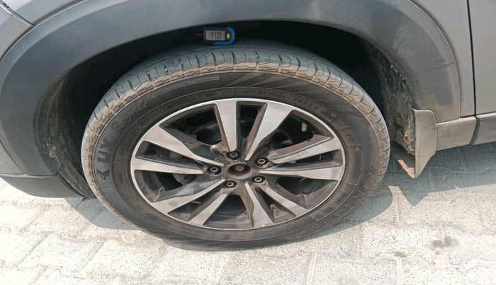 2019 Nissan Kicks XV PREMIUM O DUAL TONE DIESEL, Diesel, Manual, 66,102 km, tyre