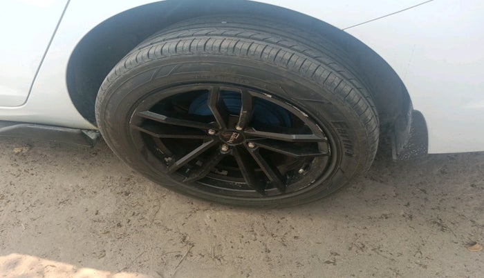 2019 Hyundai Verna 1.6 VTVT SX + AT, Petrol, Automatic, 88,758 km, tyre