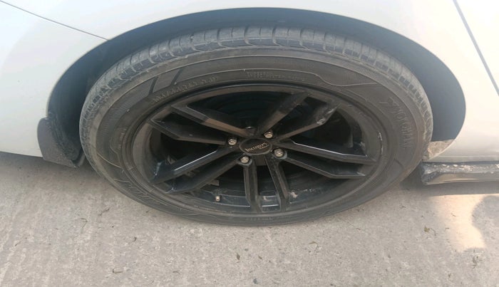 2019 Hyundai Verna 1.6 VTVT SX + AT, Petrol, Automatic, 88,758 km, tyre