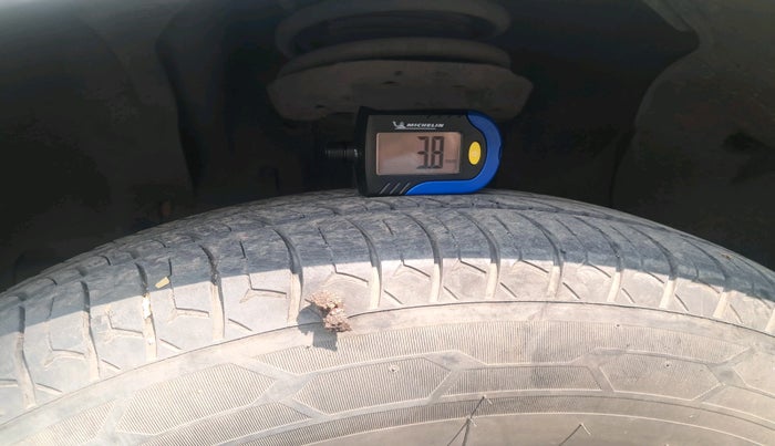 2011 Fiat Grand Punto DYNAMIC 1.3, Diesel, Manual, 2,08,710 km, tyre