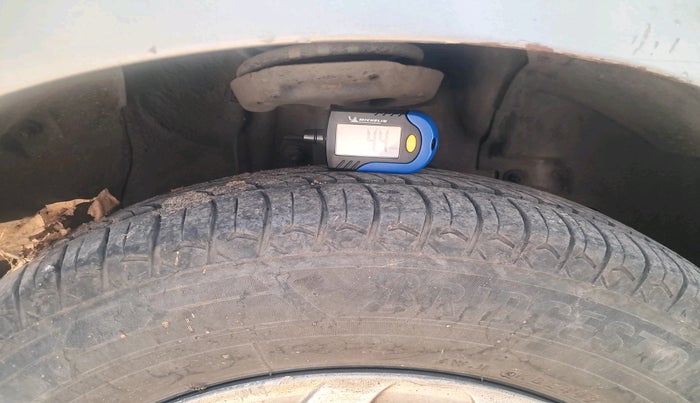 2011 Fiat Grand Punto DYNAMIC 1.3, Diesel, Manual, 2,08,710 km, tyre