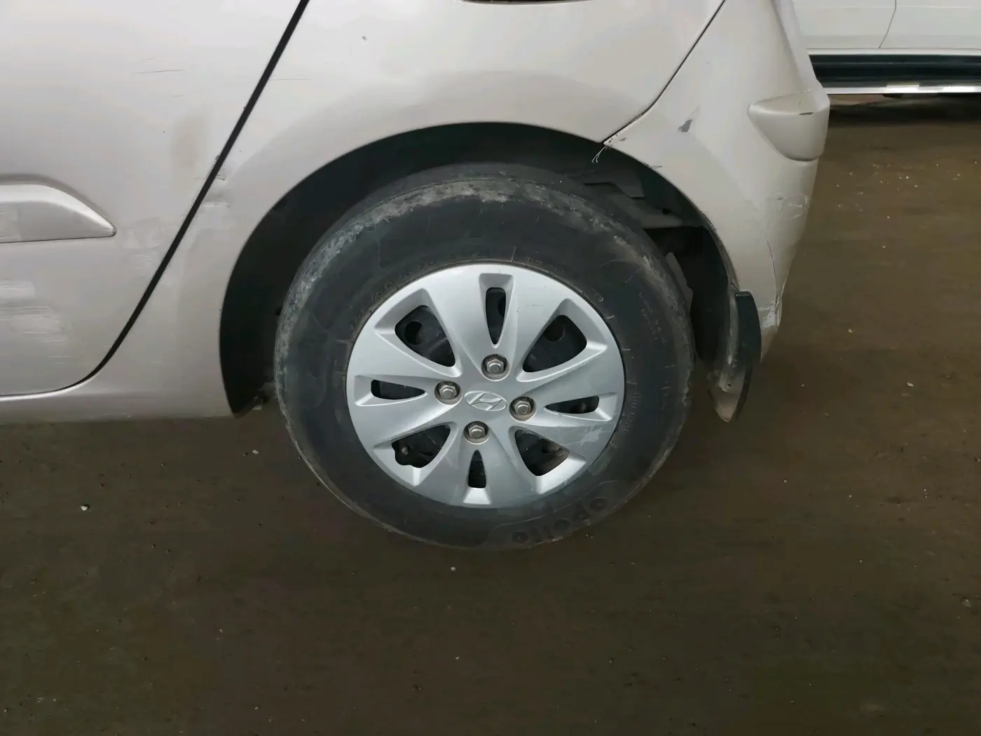 2010 Hyundai i10 SPORTZ 1.2, Petrol, Manual, 89,849 km, tyre