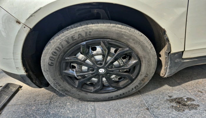 2019 Mahindra MARAZZO M2 8 STR, Diesel, Manual, 70,376 km, tyre