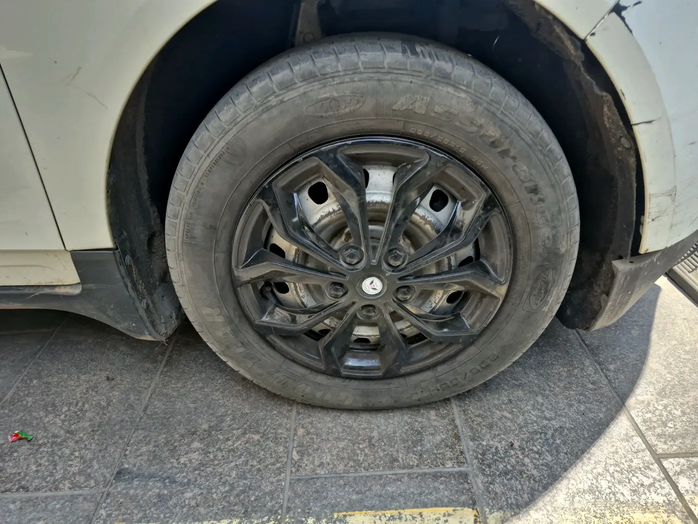 2019 Mahindra MARAZZO M2 8 STR, Diesel, Manual, 81,000 km, tyre